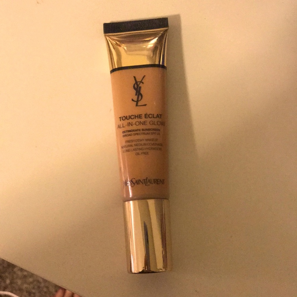YSL Touché Eclat All In One Glow B40